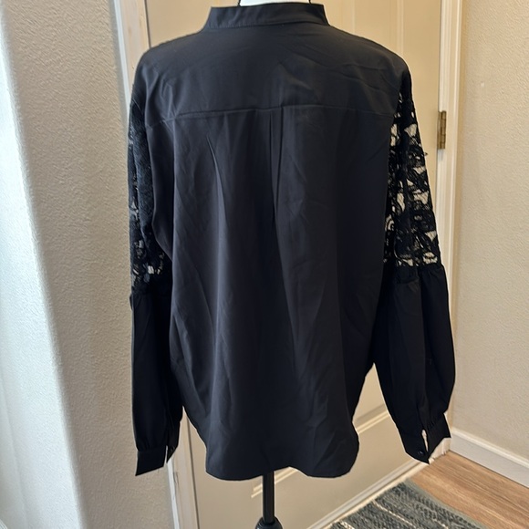 Women's Plus Size Lace Lantern Sleeve Blouse - Picture 5 of 9